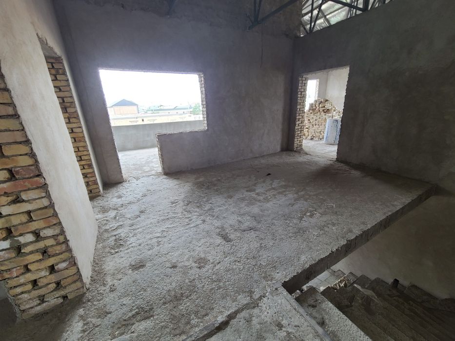 Бухоро 5 мкрн орка томонда 2 этажлик коробка участка сотилади