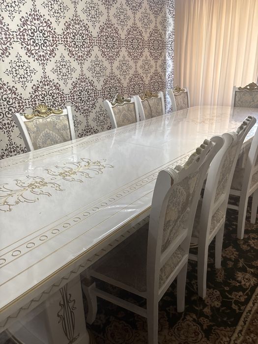 Продам стол с стулями