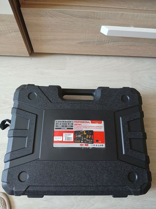 Bormasina de gaurit si insusubat