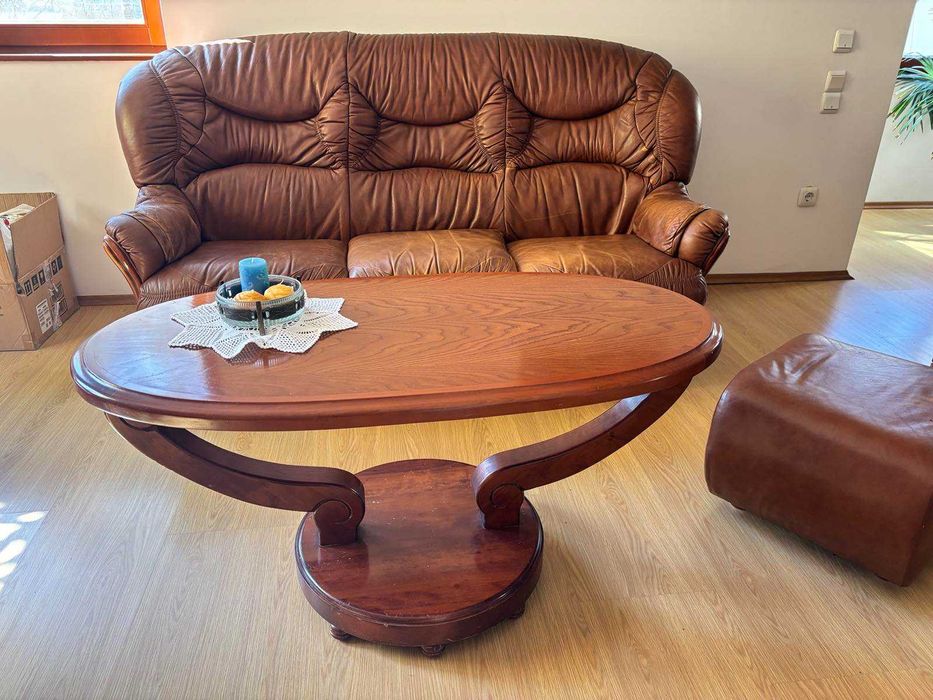 Кожени дивани 2ка и 3ка + табуретка