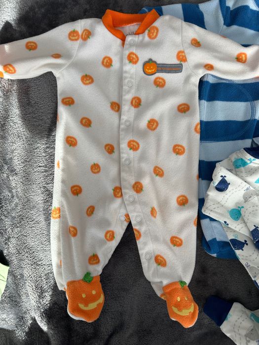 Vand set 6 body-uri Carter’s,Next. Pentru un băiat nou-născut. 50-60cm