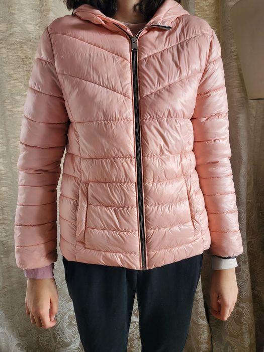 Geaca de toamnă-primăvară cu gluga