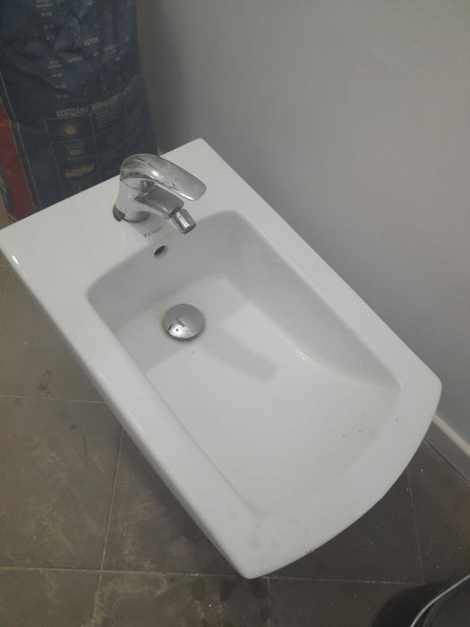 Биде в хорошем состоянии