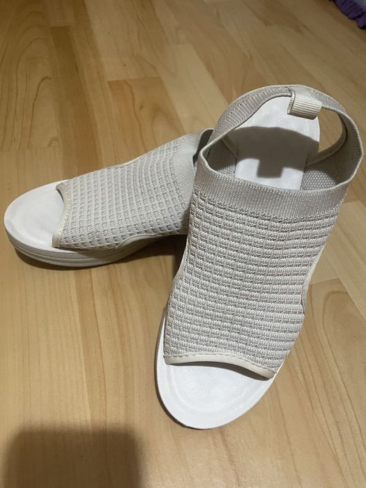 Продам босоножки летние размер 36