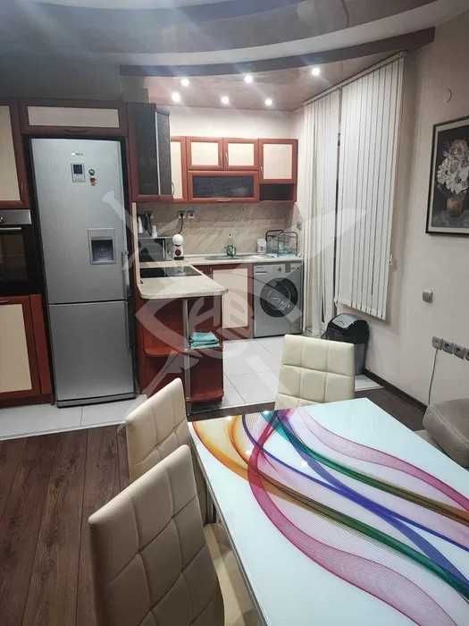 Продава се Тристаен апартамент в Стара Загора, Била - 124 кв.м за 1655 €/кв.м - Снимка #5