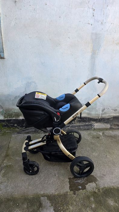 Продам коляску 3в1