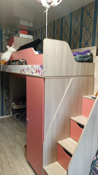 Продам кровать для девочки