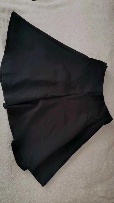 Комплект черна пола и черен топ