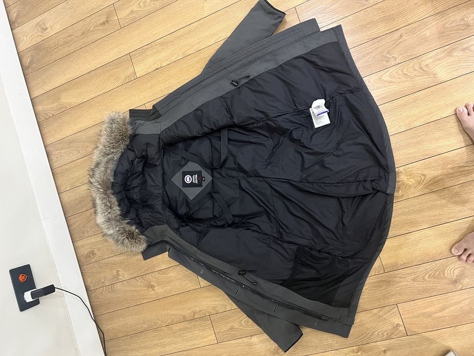 Зимняя куртка Canada Goose