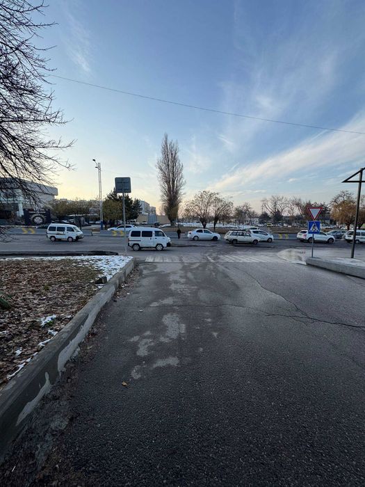 Продам дом на 1й Линии рядом с кругом Уч Кахрамон 6 соток