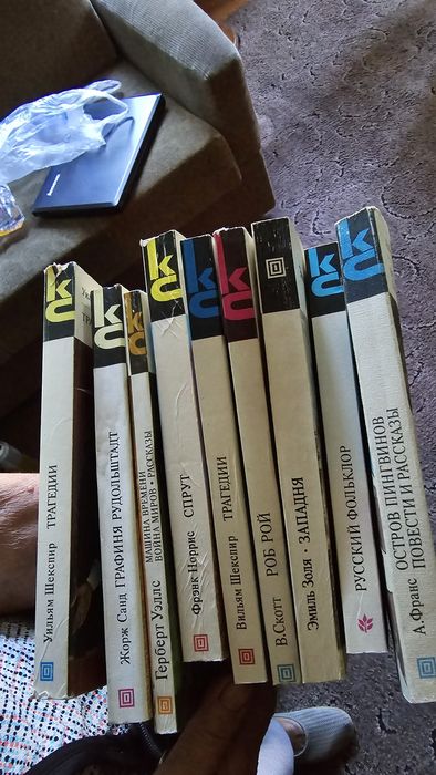 Продам книги цена договорная