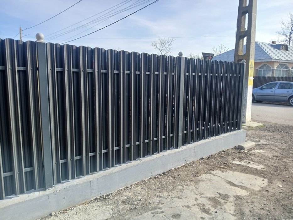 Executam garduri și porți la comanda