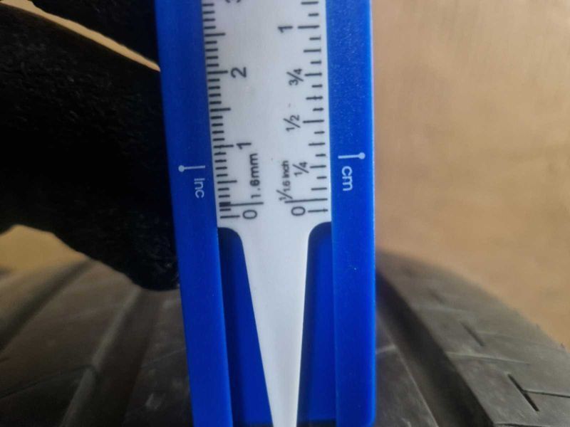 4 Bridgestone R18 215/45
летни гуми
DOT4519