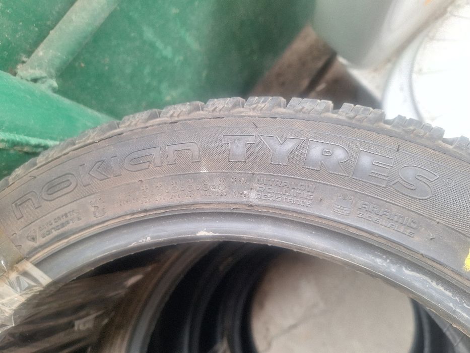 Зимние шины в отличном состоянии