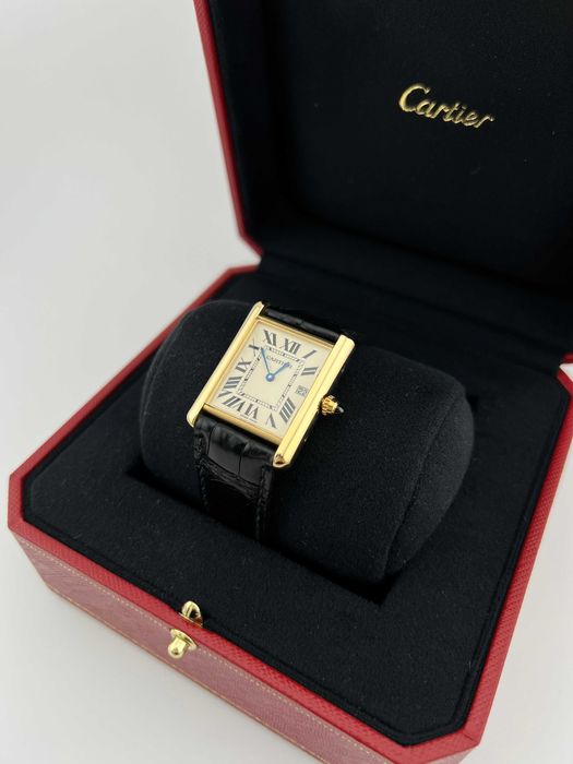 Наручные часы Cartier Tank