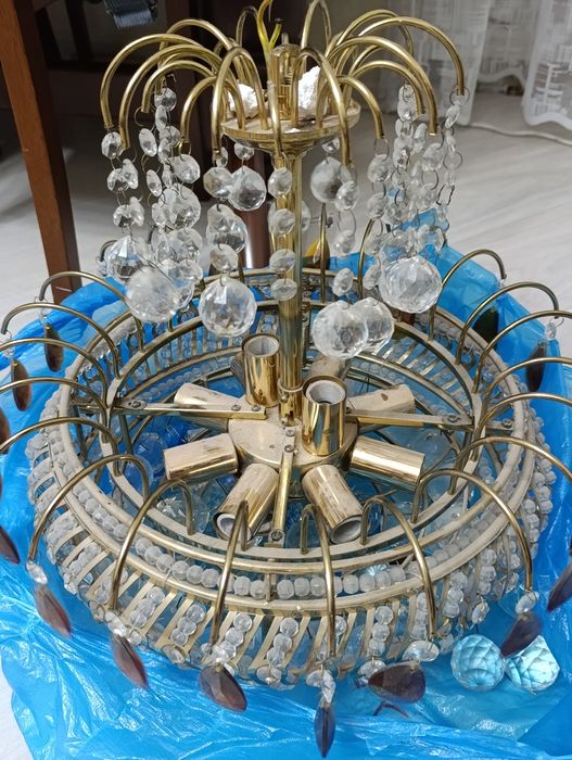 Продам ковер, люстру