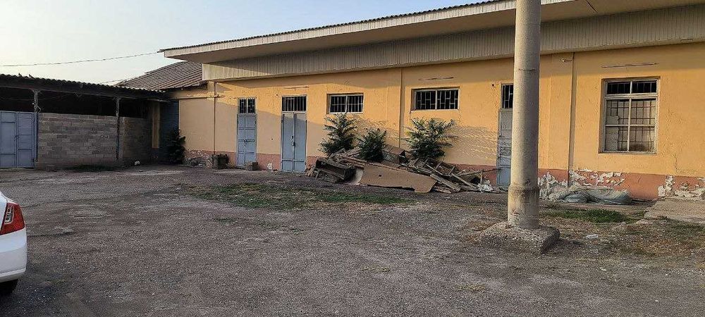 Омборхона ҳамда ишлаб чиқаришга берилади. Склад, База.