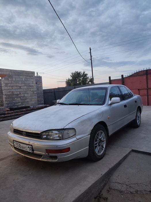 Toyota Camry, 1992