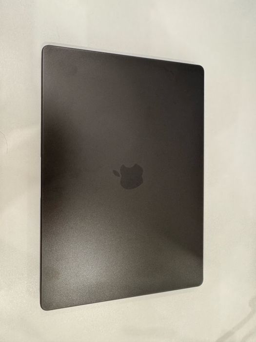 MacBook Pro (M3 Pro) 16 дюймов