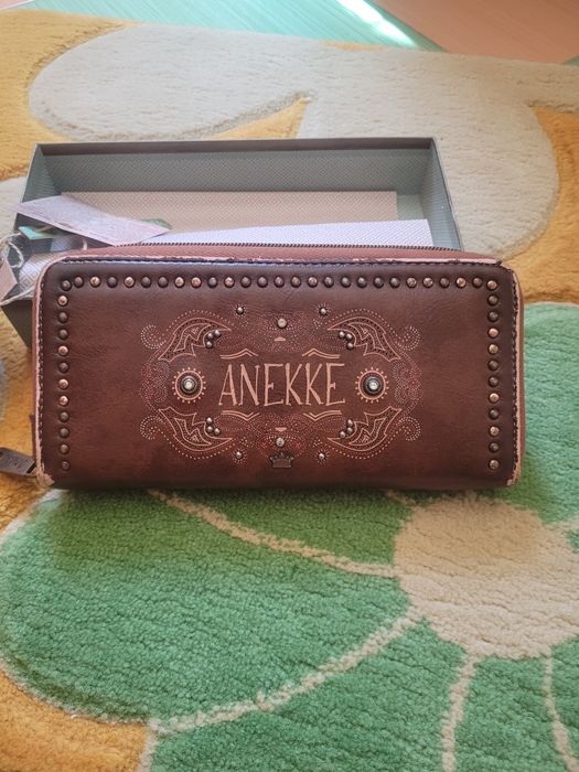 Сандали на марката Келвин Клайн