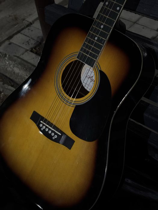 Гитара акустическая