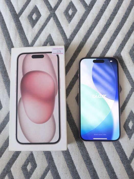iPhone 15 на 128