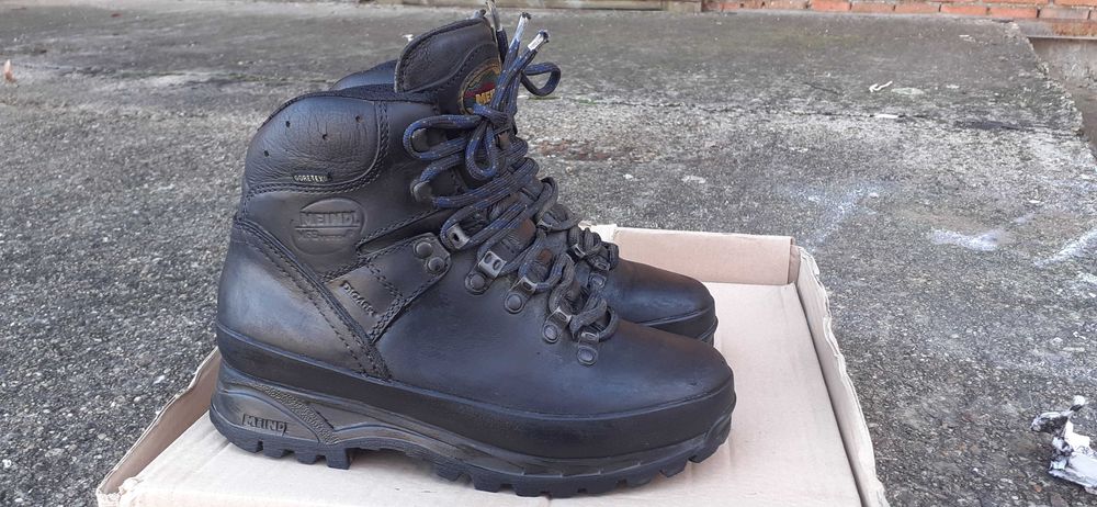 Туристически обувки Meindl N:38