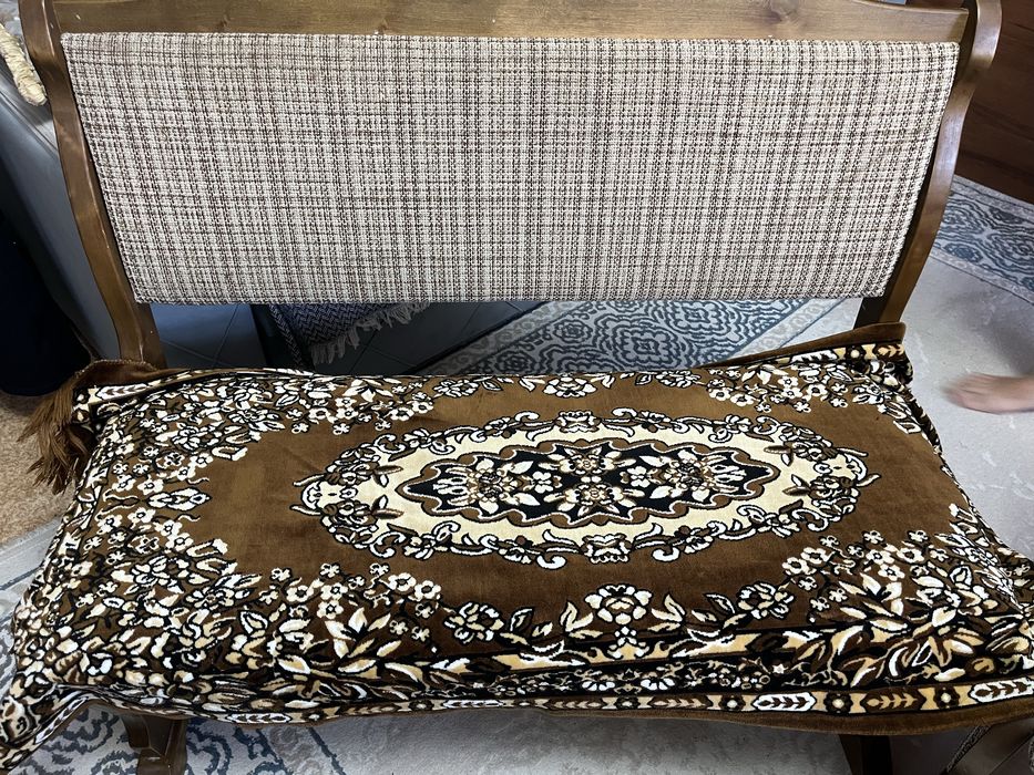 Угловой диван на кухню