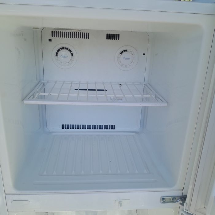 Тоңазытқыш  Холодилник жақсы істеп тұр