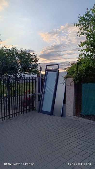 Ușa termopan cu toc aluminiu