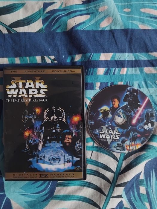Дискове  ДВД с цялата серия на STAR WARS. Превода е БГ аудио