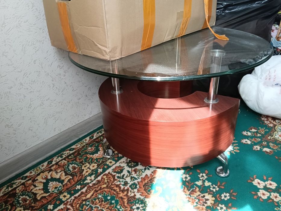 Телевизор lg с тумбой.