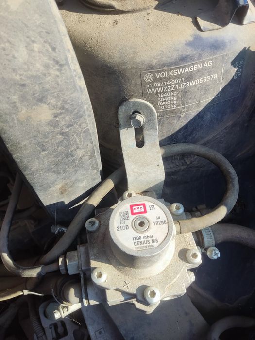 Vand Volkswagen Bora 2003 1.6 Benzina GPL