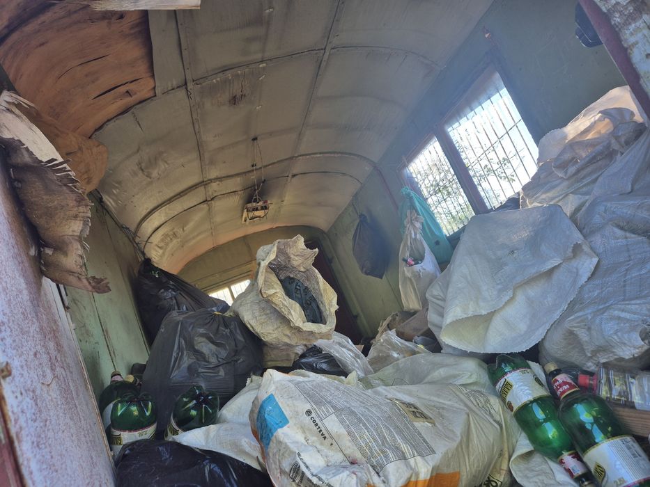 Продавам стар фургон.