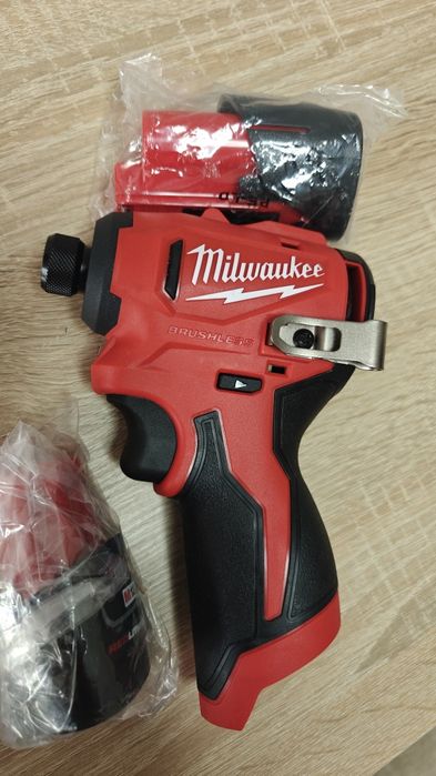 Impact m12 hexagonal modelul nou sub-compact  de USA