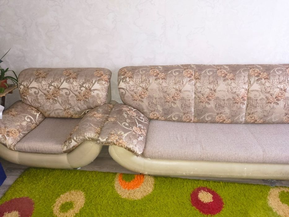 Продаю диван срочно