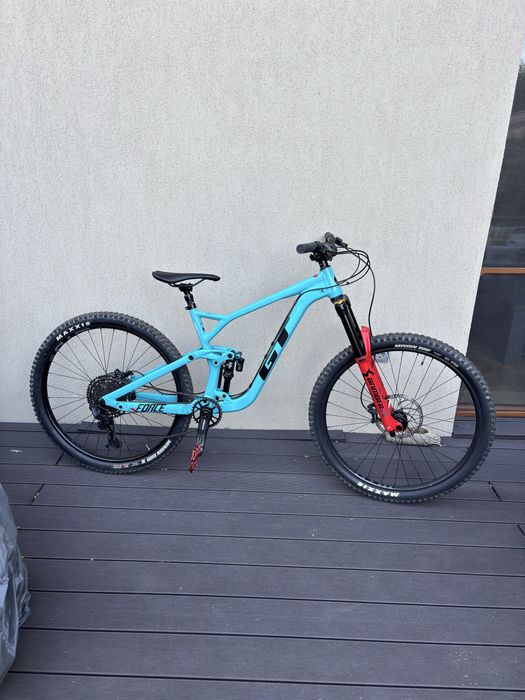 Bicicleta full suspension GT Force Elite