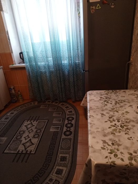 Сдам 2 ком квартиру желательно одному человеку