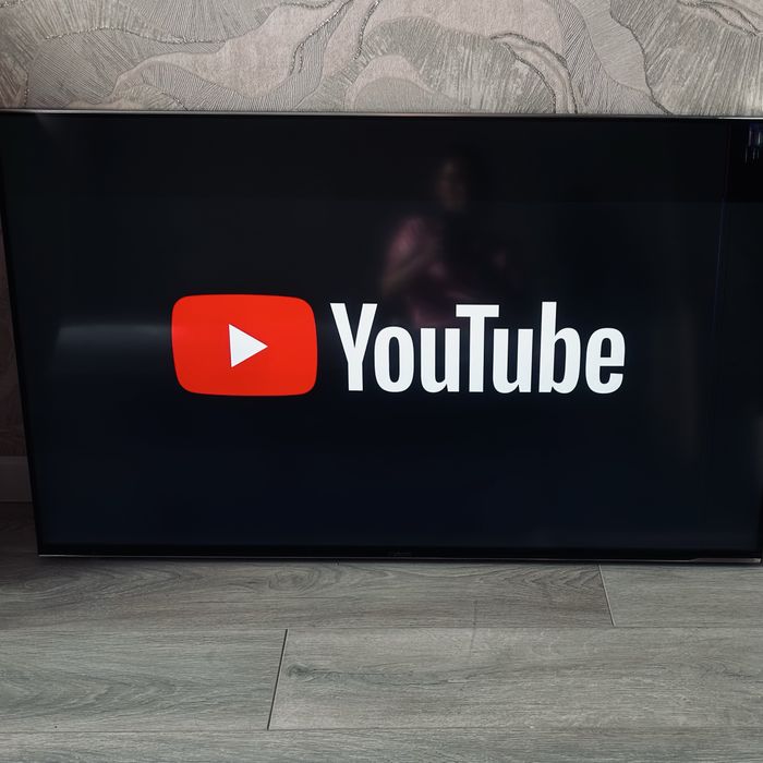 Телевизор  +  кранштейн