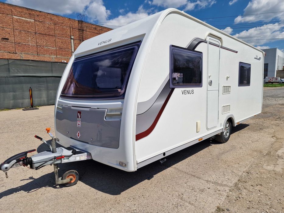 Rulota Venus 550 2016 | 4 locuri | 2 Zone| Paturi separate | Mover | Cort mare |