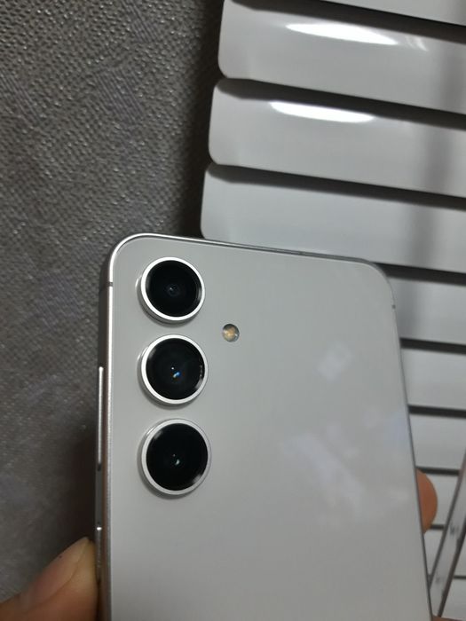 Samsung S24 FE 8/256