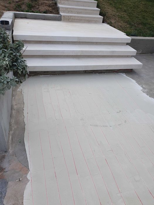 Montam piatra de ori ce tip , gresie , faianță etc