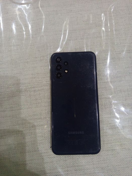 Samsung Galaxy a13  128/4 ideal