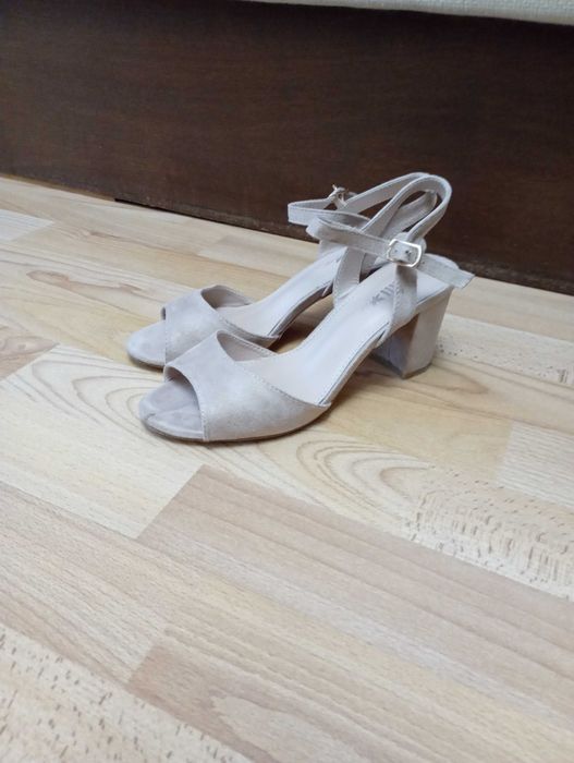 Дамски сандали от набук