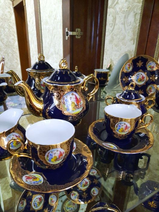 Сервис Мадонна Чехский комплект новый.