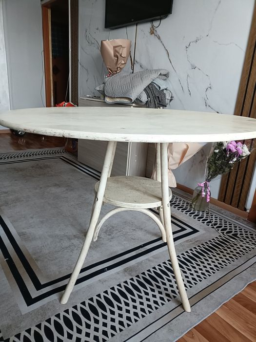 Стол круглый на кухню