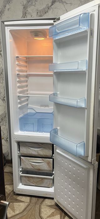Продам холодильник