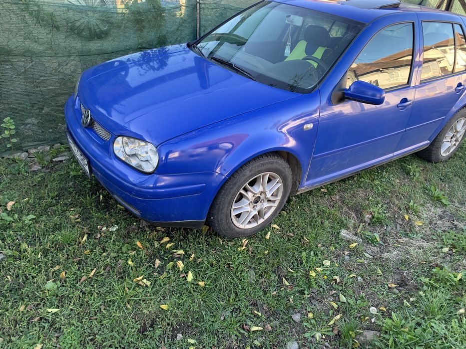 Vind sau dezmembrez W Golf 4 mot 1400 cu  Ins GP L