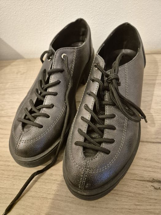 Pantofi eleganți