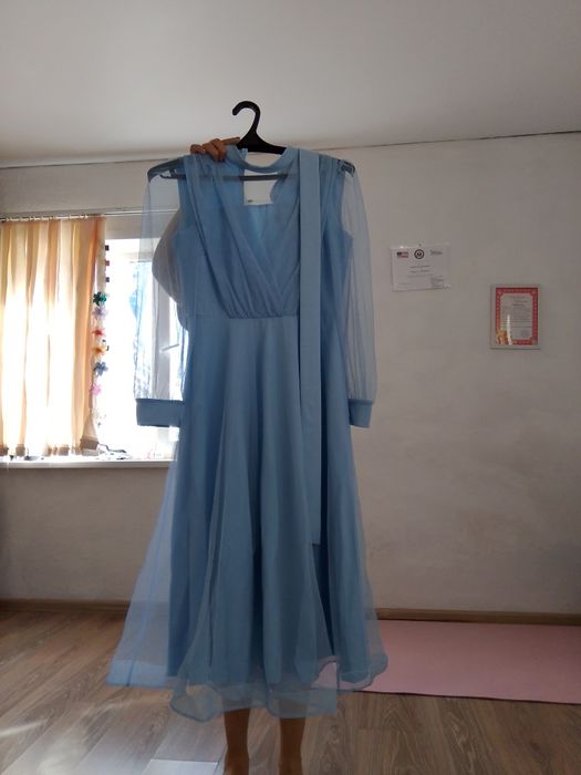 Продам голубое платье